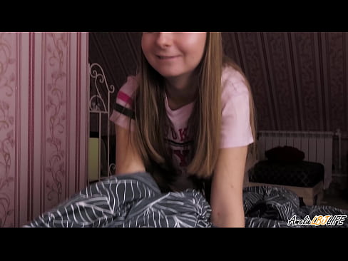 ❤️ Blondie Suĉas sian BFF-on Profunde kaj Akiras Cum En Ŝia Buŝo ❤️ Bonega sekso ĉe ni ☑